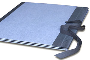 > Große Notenmappen dreiteilig 35 x 27 (84) cm, einfarbig