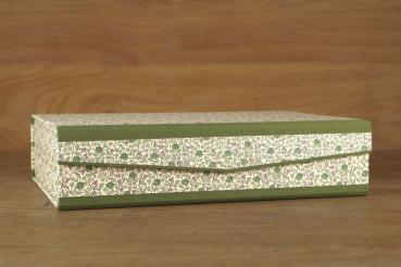 Preview: Romantic box "Lissi", olive linen edges