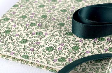 Leporello with small green roses