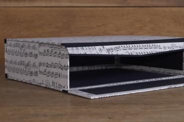 Sheet music box with sturdy linen edges in black