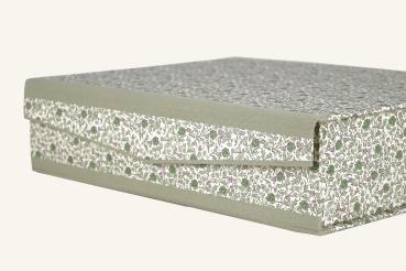 Romantic box "Lissi", green box, roses
