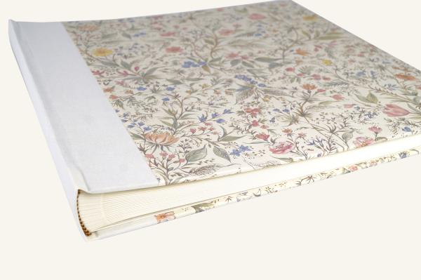 Elegantes Fotoalbum mit Libellen und Blumen aus der Schreibweise - Manufaktur