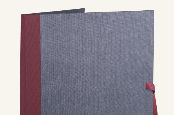 Mappe für Notenblätter 35 x 27 cm, anthrazit, weinroter Leinen