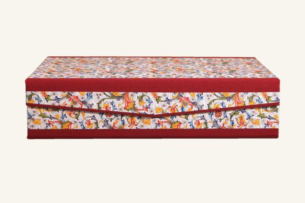 Elegant tidy Italian colored paper