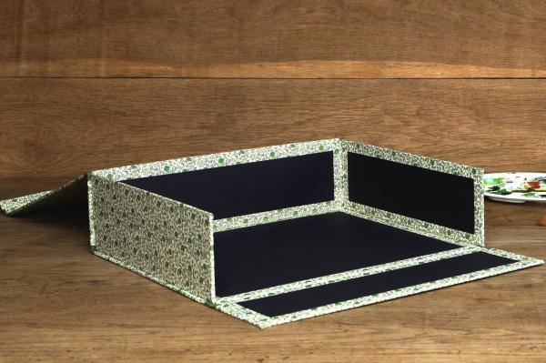 Romantic box "Lissi", olive linen edges