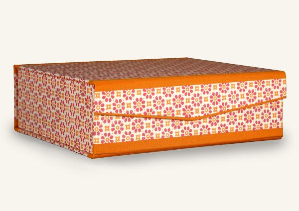 Orange yellow box "Maxi"