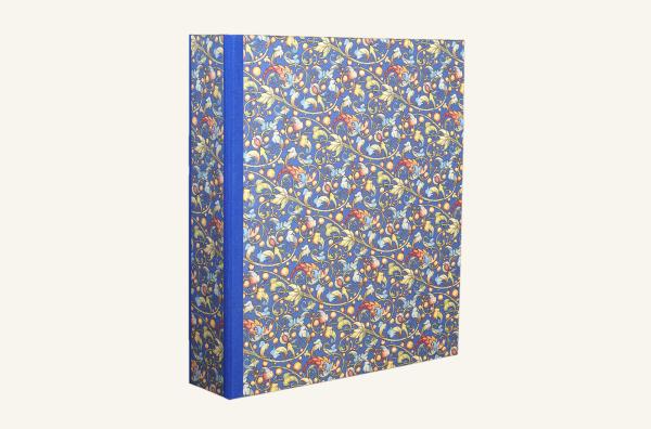 Design folder DIN A4 with Italian colored paper